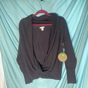 Size M Dakini NWT sweater